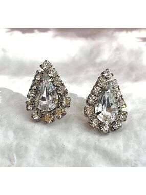 Teardrop Shaped Glass Stone 80's Silver Toned Vintage Post Back Stud Earrings